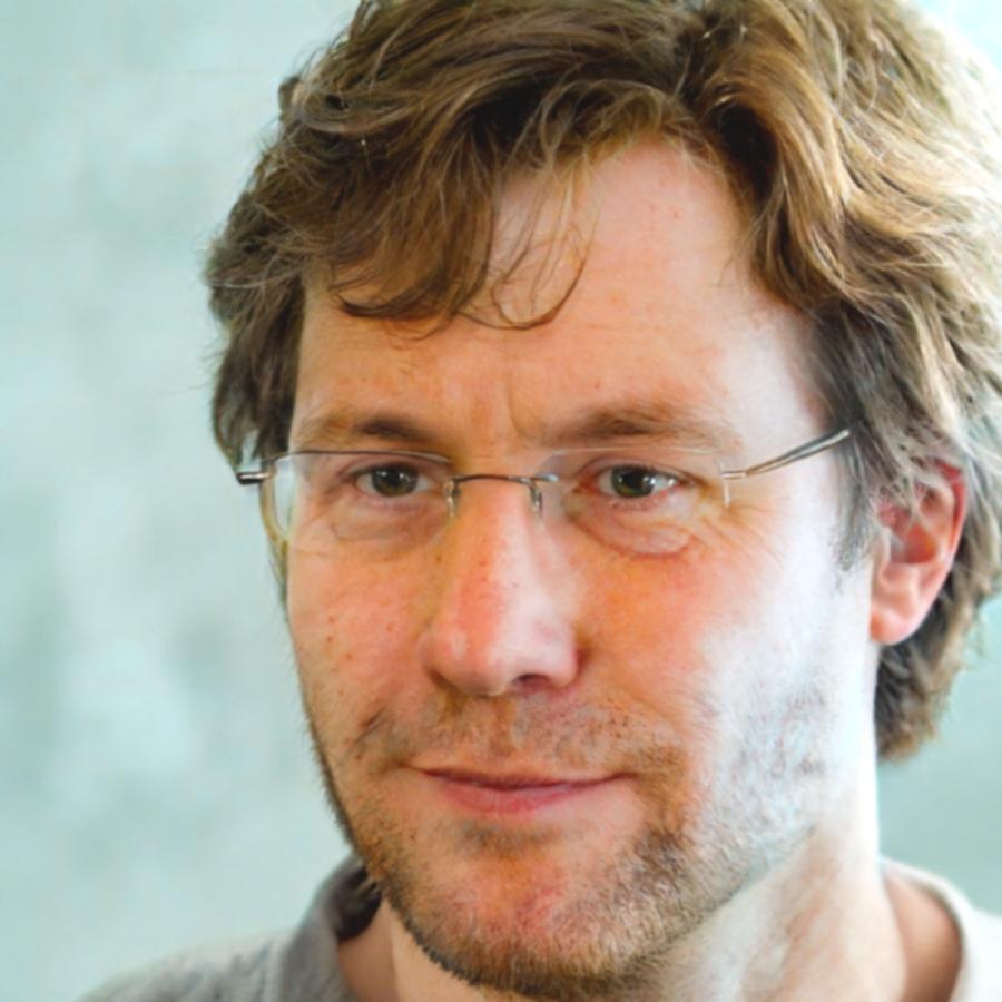 Klaudio Petrussen, Senior Financial Analyst